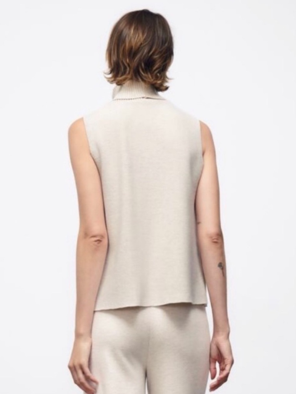 ZARA Sleeveless Turtleneck Knit Tank in Light Beige - Picture 2 of 5